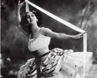 伊莎多拉邓肯是如何创立现代舞的？她的舞蹈风格是怎样的？