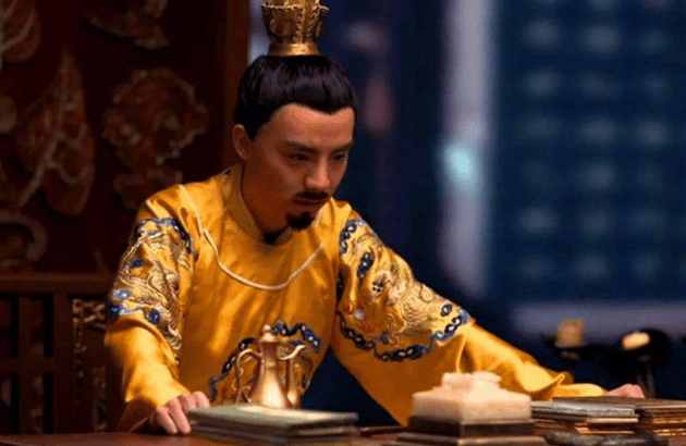 秦琼装病12年，李世民派太医给他看病，刚离开，秦琼就把药倒了