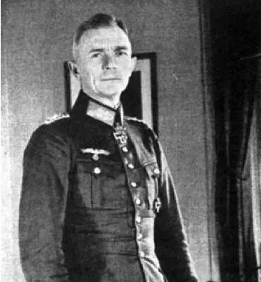 费多尔冯博克认识伦德泰特吗？两人什么关系？