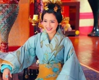 邛成太后与许平君谁地位高？二者地位对比