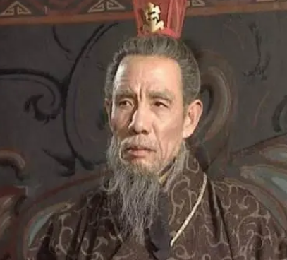   郭太后要帮司马懿的原因是什么？有什么考虑？