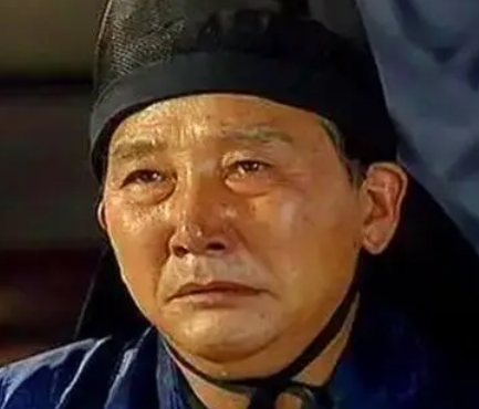  淳于越和淳于琼是什么人？他们之间是什么关系？