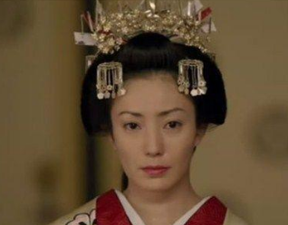 鹰司信子和德川纲吉是夫妻吗？他们的关系怎么样？