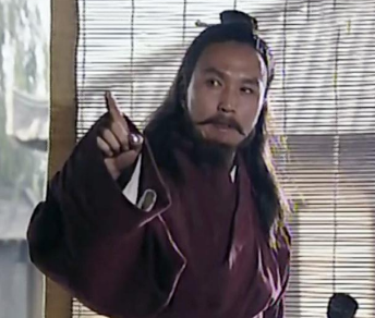 太子建与费无忌的关系怎么样？他们有什么恩怨？