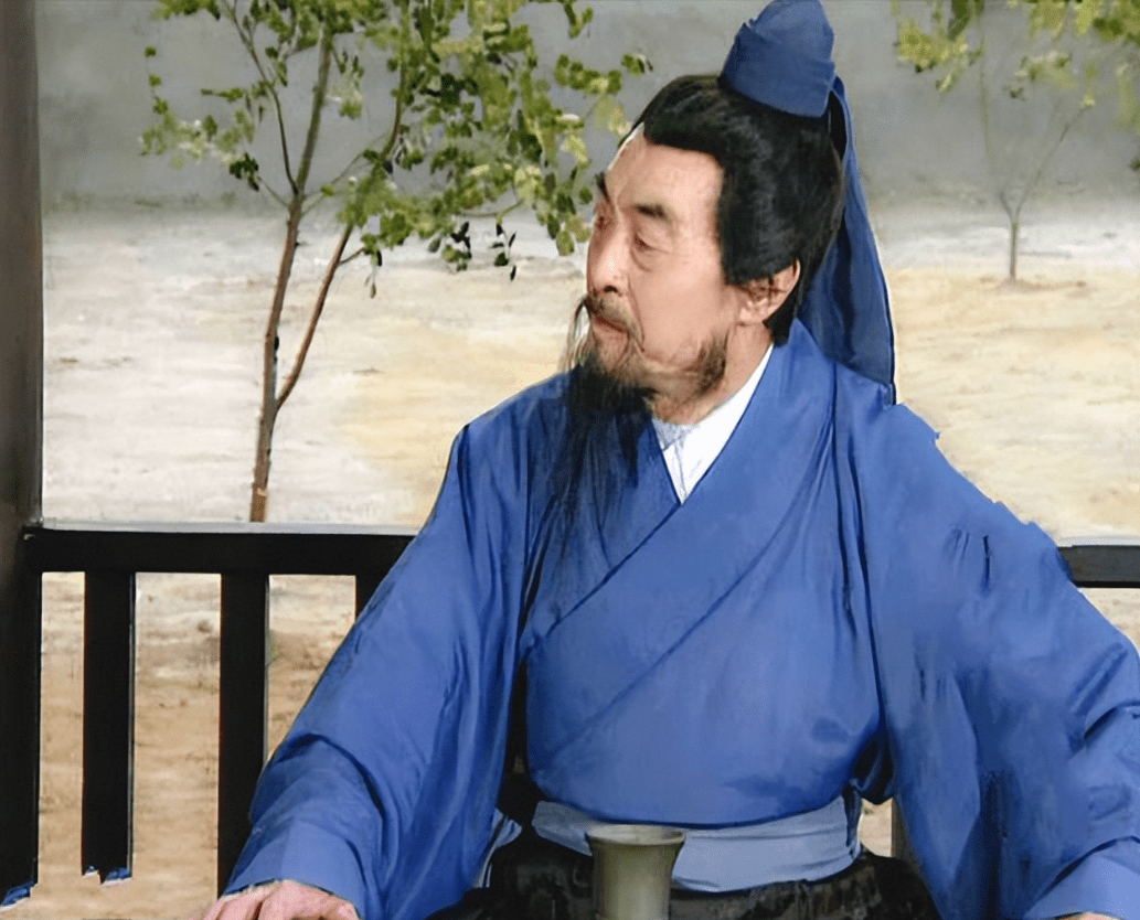 水镜先生在诸葛亮出山时仅用八个字，就暗示了他的最终命运