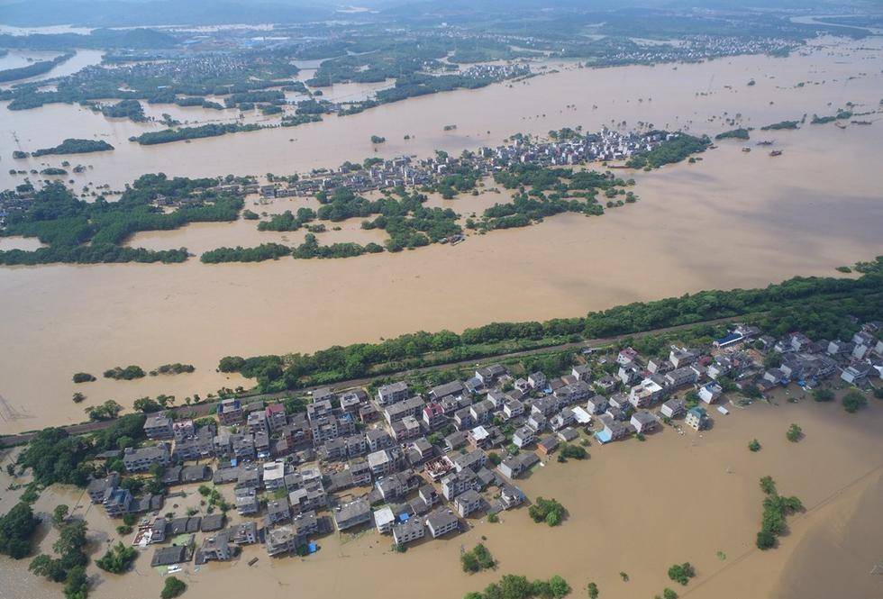 探究唐代的自然灾害背景下的移民政策发展：从异地就食与因灾移民角度