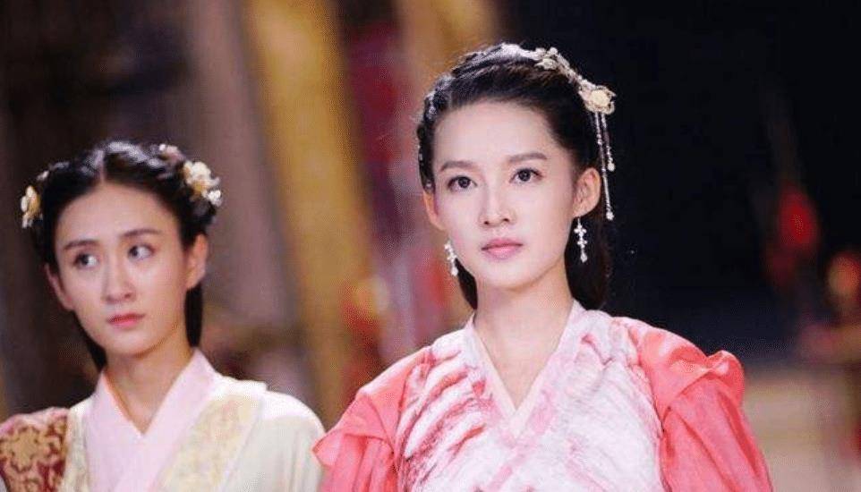 齐国公主十岁时被迫和亲，婚后仅三个月便不幸离世