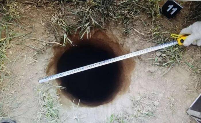 湖北荆门一座战国楚墓被发现，女尸遭受盗墓贼残忍对待，珍贵文物受损