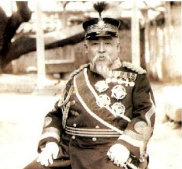  李载冕是什么人？他有多少亩地？