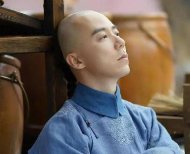 弘昼的结局是什么？他是被赐死的吗？