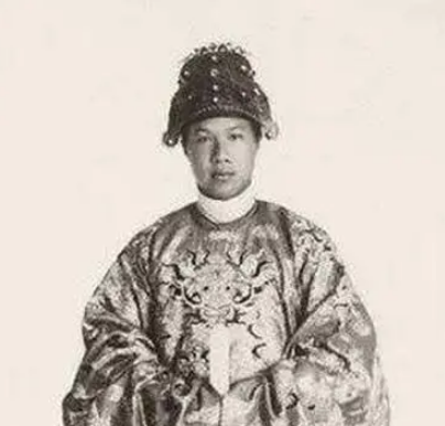  阮福映是什么身份？是中国人吗？