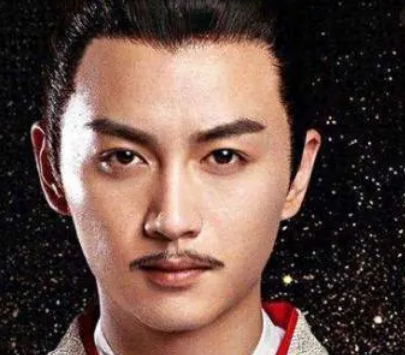  杨坚一共有几个兄弟？他的三弟是谁？