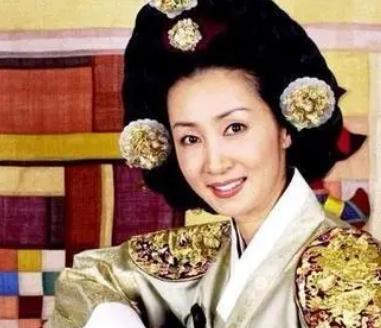 贞显王后和燕山君关系怎么样？他们的关系好吗？