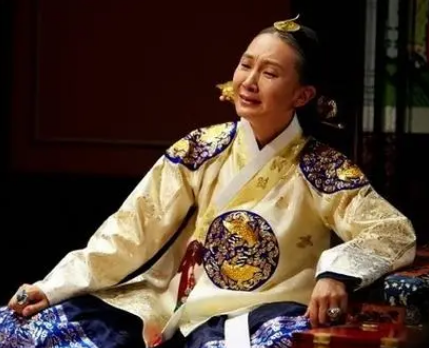 朝鲜成宗的三位王后是谁？生平和地位是什么样的？