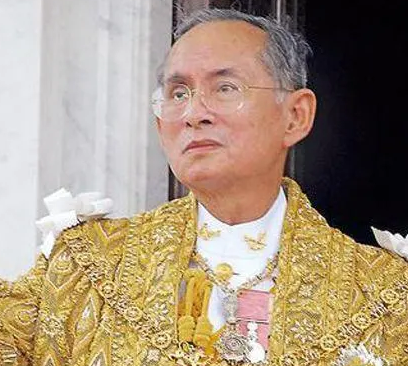 拉玛八世和拉玛九世为啥都近视？近视的原因是什么？