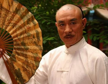 李侍尧是几品官？他担任过哪些职位？
