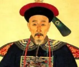 李侍尧的出身如何？他有着怎样的官场经历？