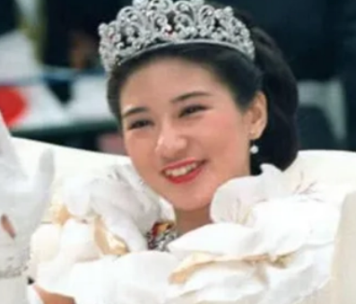  良子皇后不喜欢美智子的原因是什么？发生了什么？