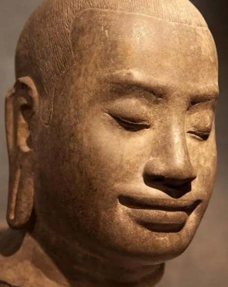 阇耶跋摩七世与巴戎寺的关系如何？有着怎样的联系？