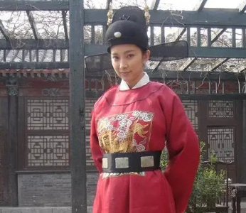 女状元炼成记的历史背景是怎样的？黄崇暇为何能成为状元？