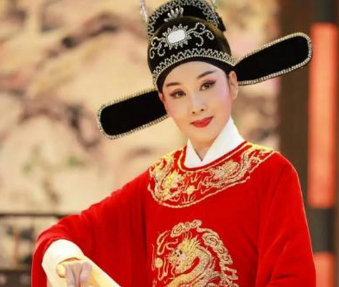 女状元炼成记的人物原型是谁？她有哪些事迹？