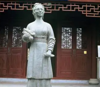 女状元炼成记的内容是什么？讲述了什么故事？