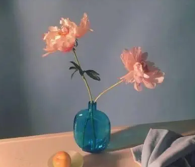   纪伯伦是什么来历？是一个什么样的人？