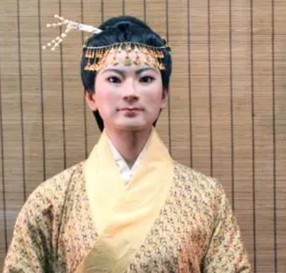 辛追夫人为啥被厚葬了？身世又是什么样的？