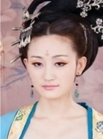 袁齐妫为什么想杀死儿子？主要原因是什么？
