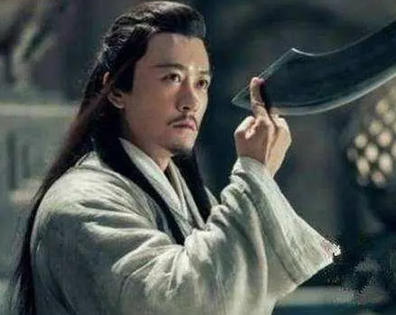 杨逍和成昆谁的武功高？都有什么武功存在？
