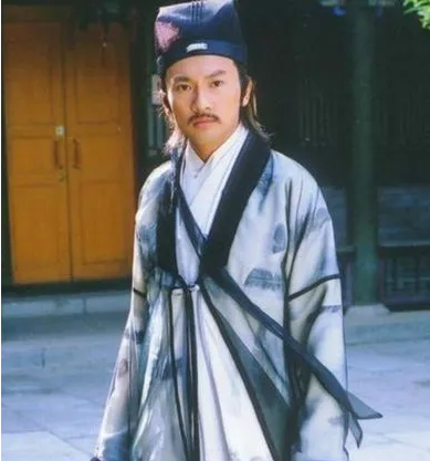 张翠山在七侠中的地位如何？武功又是什么样的？