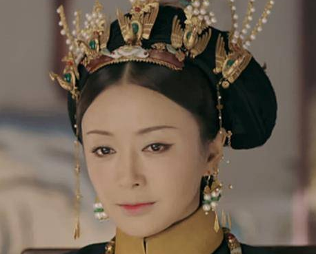富宁安与皇太后之间有关系吗？是什么关系？