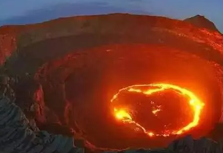 最低的火山是什么？海拔高度有多少？