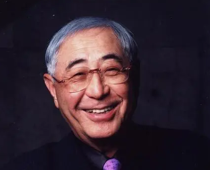  渡边淳一情感经历怎么样？很多吗？