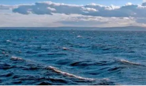  世界上最大的湖泊和咸水湖叫什么名字？在什么地方？