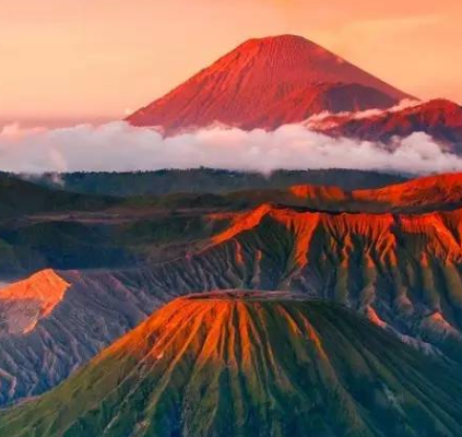 火山最多的国家位于什么地方？具体数量有多少？