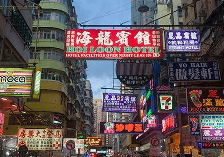  人口密度最高的地区在什么地方？人口密度怎么样？