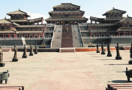 世界上最大的宫殿基址是什么？占地面积有多少？