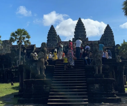 最大的庙宇叫什么？占地面积多少？