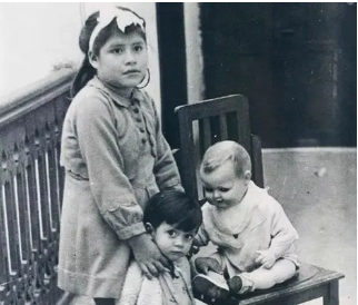 最年轻的产妇是谁？她几岁生下孩子？