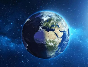 最年轻的作家是谁？她有哪些著作？