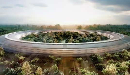    第一个高科技建筑是什么？在哪个国家？