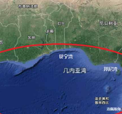 世界最大的海湾叫什么？位于什么地方？