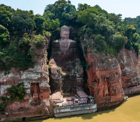 世界上最大的石刻佛像是乐山大佛吗？有多大？