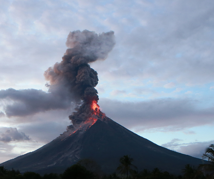 轮廓最完整的火山分别在什么地方？有什么特点存在？