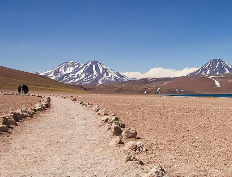 降水最少的地方在什么地方？年降水量多少？