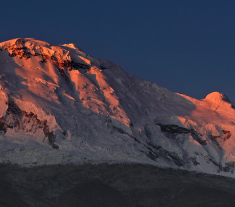 最高的死火山在什么地方？海拔高度多少？