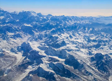 高峰最多的山脉是喜马拉雅山脉吗？有多少高峰？