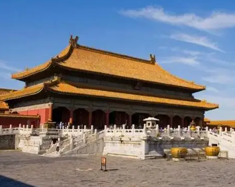 世界最大的皇宫在什么地方？修建于什么时期?