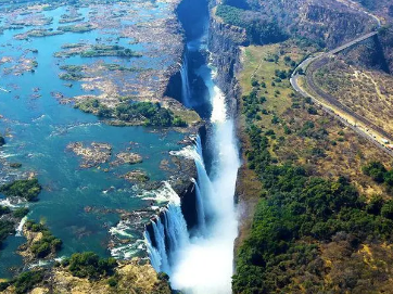 世界最大的大裂谷是东非大裂谷吗？如何形成的？